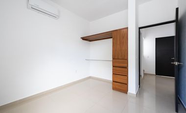 Casa en Venta en Villas Universidad Puerto Vallarta con Alberca Privada y Esquina