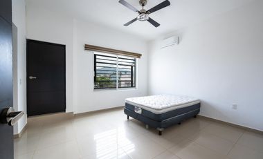 Casa en Venta en Villas Universidad Puerto Vallarta con Alberca Privada y Esquina