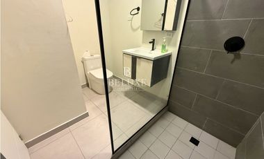 VENDO CASA PRIMERA LINEA DE VERSALLES, LAS ACACIAS