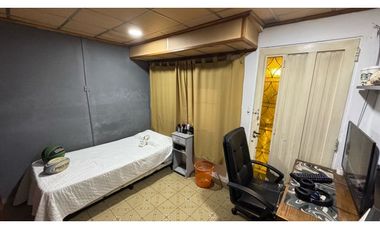 Venta casa 4 AMB a mts del colegio renacimiento PASO DEL REY