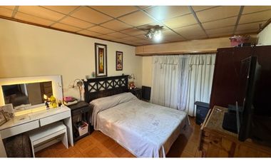 Venta casa 4 AMB a mts del colegio renacimiento PASO DEL REY