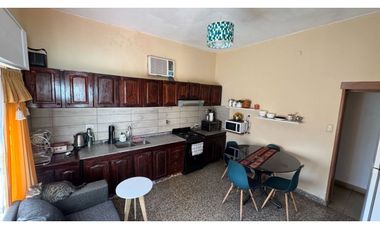 Venta casa 4 AMB a mts del colegio renacimiento PASO DEL REY