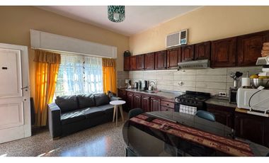 Venta casa 4 AMB a mts del colegio renacimiento PASO DEL REY