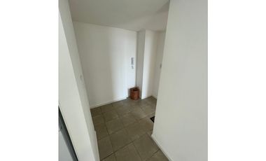 DEPARTAMENTO 2 AMBIENTES A LA CALLE CON BALCON - CENTRO