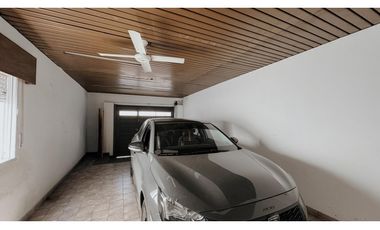 VENDO CASA EN PLENO CENTRO DE PARAN – A 1 CUADRA DEL SHOPPING LA PAZ 