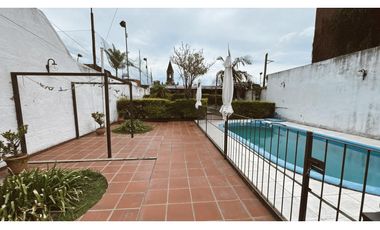 VENDO CASA EN PLENO CENTRO DE PARAN – A 1 CUADRA DEL SHOPPING LA PAZ 