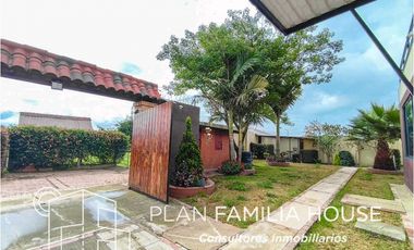 Casa en Cota en parcelacion, hermosa zona verde