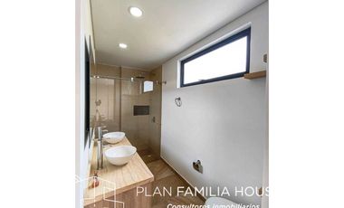 Casa en Cota en parcelacion, hermosa zona verde