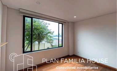 Casa en Cota en parcelacion, hermosa zona verde