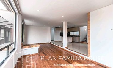 Casa en Cota en parcelacion, hermosa zona verde