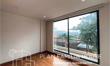 Casa en Cota en parcelacion, hermosa zona verde