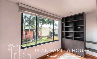 Casa en Cota en parcelacion, hermosa zona verde