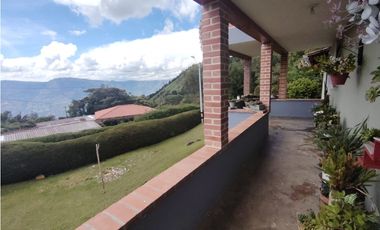 Se Arrienda Casa Campestre en el Alto de Virgen