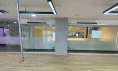 Alquiler Oficina Poblado Campestre. 9804233 DL