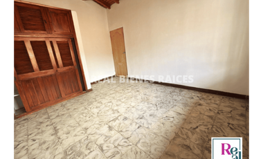 Casa en arriendo – Ubicación central cerca a El Carmelo