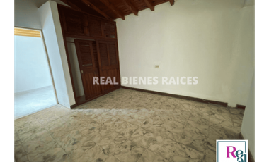 Casa en arriendo – Ubicación central cerca a El Carmelo