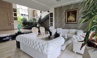 CASA CAMPESTRE VALLE DE ROCAS RUITOQUE CONDOMINIO 5 HABITACIONES 3 NIVELES CON ASCENSOR * CASA 720 m2 * ⁠ÁREA LOTE: 550 m2 FLORIDABLANCA (AT)