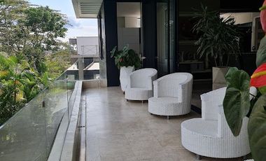 CASA CAMPESTRE VALLE DE ROCAS RUITOQUE CONDOMINIO 5 HABITACIONES 3 NIVELES CON ASCENSOR * CASA 720 m2 * ⁠ÁREA LOTE: 550 m2 FLORIDABLANCA (AT)