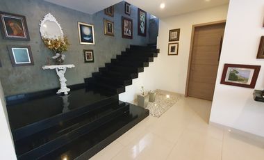 CASA CAMPESTRE VALLE DE ROCAS RUITOQUE CONDOMINIO 5 HABITACIONES 3 NIVELES CON ASCENSOR * CASA 720 m2 * ⁠ÁREA LOTE: 550 m2 FLORIDABLANCA (AT)