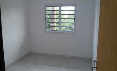 Departamento en alquiler en Isidro Casanova