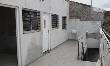 Departamento en alquiler en Isidro Casanova
