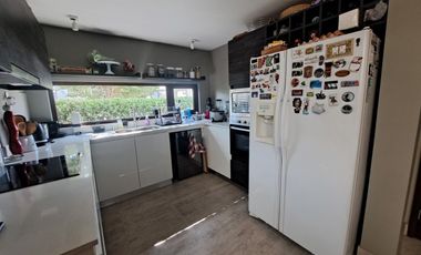 A PASOS COLEGIO SAN ANSELMO