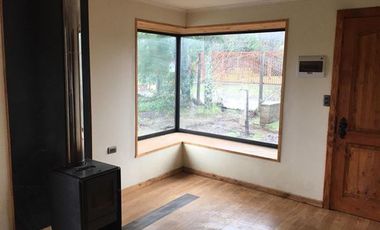 CASA EN VENTA DE 2 DORM. EN VALDIVIA