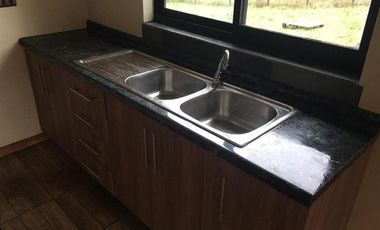 CASA EN VENTA DE 2 DORM. EN VALDIVIA