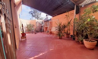 CASA 4 DORMITORIOS ACCESO SUR CON VESPUCIO