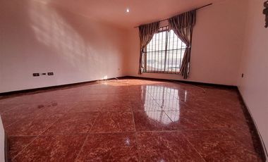 CASA 4 DORMITORIOS ACCESO SUR CON VESPUCIO