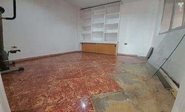 CASA 4 DORMITORIOS ACCESO SUR CON VESPUCIO