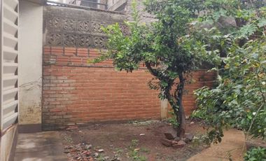 OPORTUNIDAD, CASA DE DOS DORMITORIOS EN VENTA, BARRIO YACYRETA