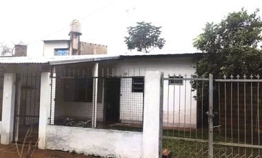 OPORTUNIDAD, CASA DE DOS DORMITORIOS EN VENTA, BARRIO YACYRETA