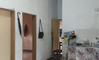 OPORTUNIDAD, CASA DE DOS DORMITORIOS EN VENTA, BARRIO YACYRETA