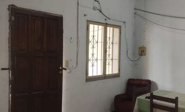 OPORTUNIDAD, CASA DE DOS DORMITORIOS EN VENTA, BARRIO YACYRETA