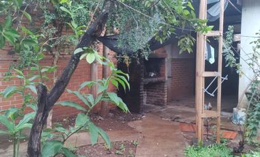 OPORTUNIDAD, CASA DE DOS DORMITORIOS EN VENTA, BARRIO YACYRETA