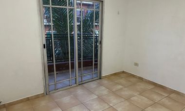 Departamento en alquiler en Isidro Casanova