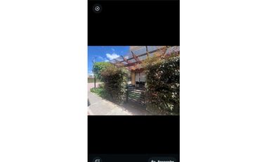 VENDO CASA TRES NIVELES  CADA HABITACIÓN CON BAÑO PRIVADO EN CHIA