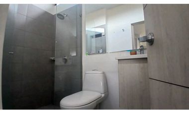 VENDO CASA TRES NIVELES  CADA HABITACIÓN CON BAÑO PRIVADO EN CHIA