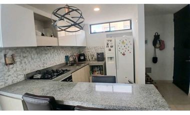 VENDO CASA TRES NIVELES  CADA HABITACIÓN CON BAÑO PRIVADO EN CHIA