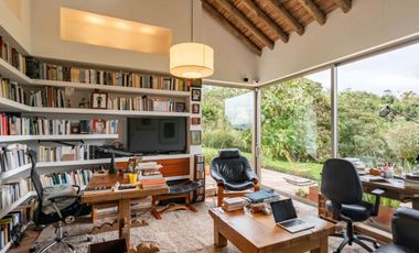 CASA CAMPESTRE 240m2  FINCA  2.2 HECTARIAS  VIA LA LA CALERA