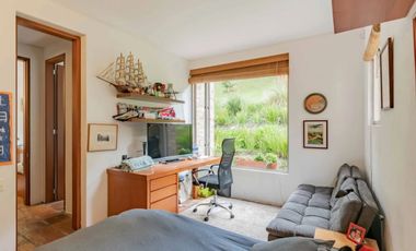 CASA CAMPESTRE 240m2  FINCA  2.2 HECTARIAS  VIA LA LA CALERA