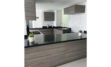 En venta apartamento en excelente sector y vista hermosa