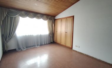 ACSI 1370. Casa en Venta en Bogotá, Barrio Alcazares