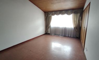 ACSI 1370. Casa en Venta en Bogotá, Barrio Alcazares