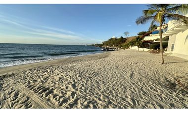 VENTA CASA DE PLAYA CON ACCESO DIRECTO AL MAR SANTA MARTA