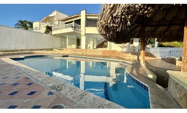 VENTA CASA DE PLAYA CON ACCESO DIRECTO AL MAR SANTA MARTA