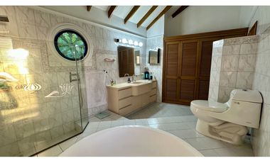 VENTA CASA DE PLAYA CON ACCESO DIRECTO AL MAR SANTA MARTA