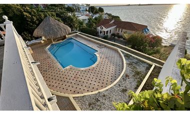 VENTA CASA DE PLAYA CON ACCESO DIRECTO AL MAR SANTA MARTA