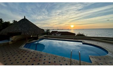 VENTA CASA DE PLAYA CON ACCESO DIRECTO AL MAR SANTA MARTA
